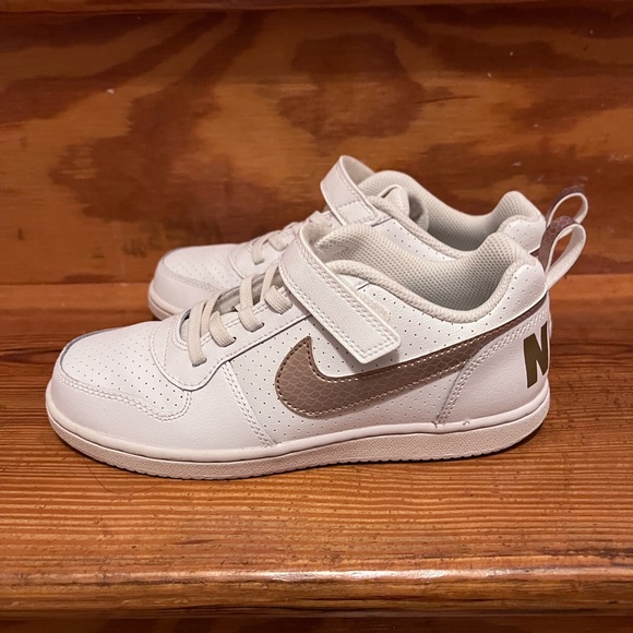 Nike sneakers - Picture 2 of 4